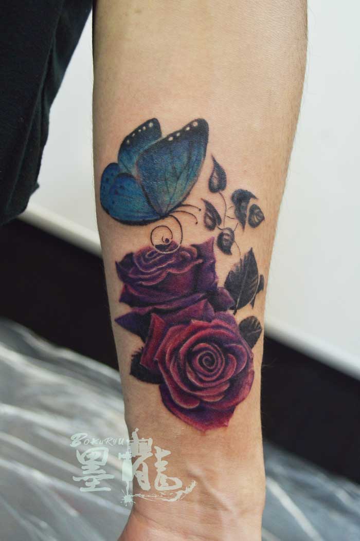 蝶 紫薔薇<br>(左一の腕 タバコサイズ大)
