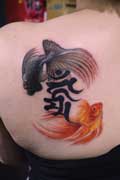 金魚 梵字 (肩甲骨)