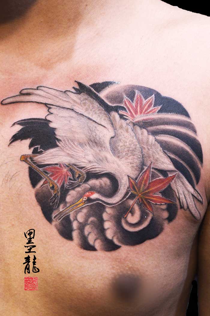 鶴と紅葉<br>左胸